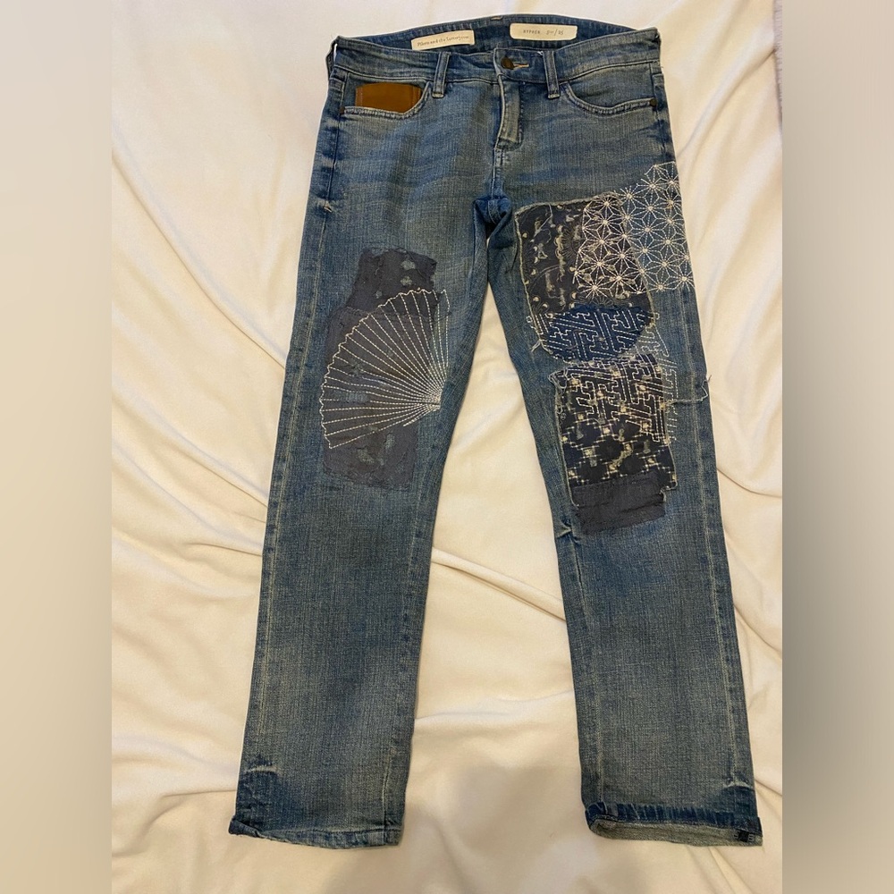 Pilcro embroidered jeans size 25